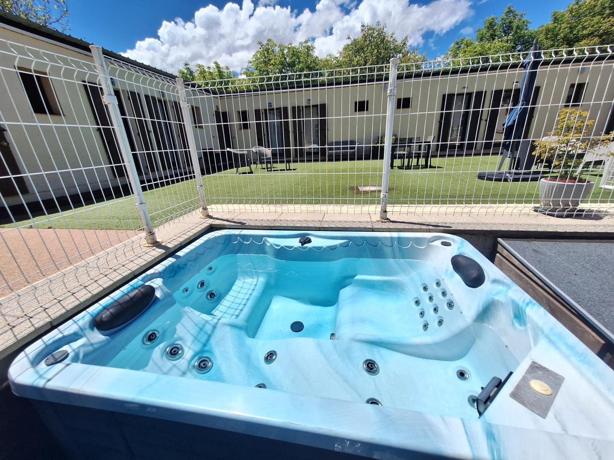 Hotel Le Connetable แซ็งต์-บอนเนต์-อ็อง-ฌ็องป์โซร์ ภายนอก รูปภาพ