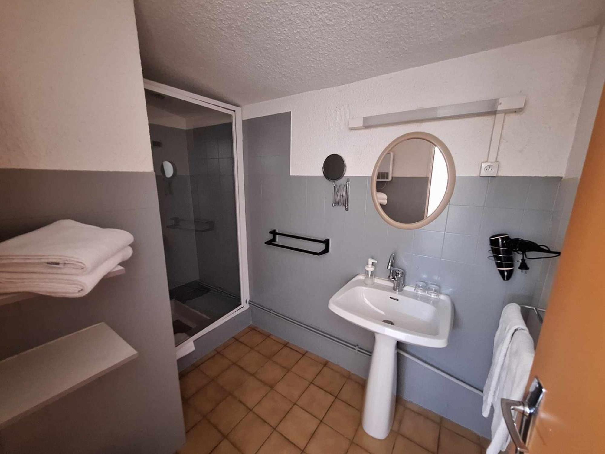 Hotel Le Connetable แซ็งต์-บอนเนต์-อ็อง-ฌ็องป์โซร์ ภายนอก รูปภาพ